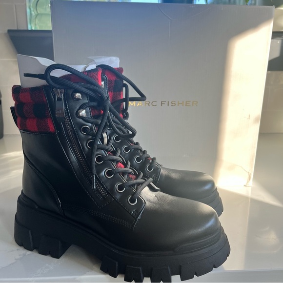 Marc Fisher Shoes - Marc Fisher Women’s Sz 9 Black Leather Buffalo Check Upper & Tongue Combat Boots